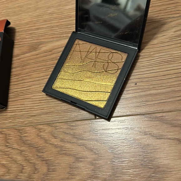 NARS paradise found bronzing powder - Picture 4 of 4